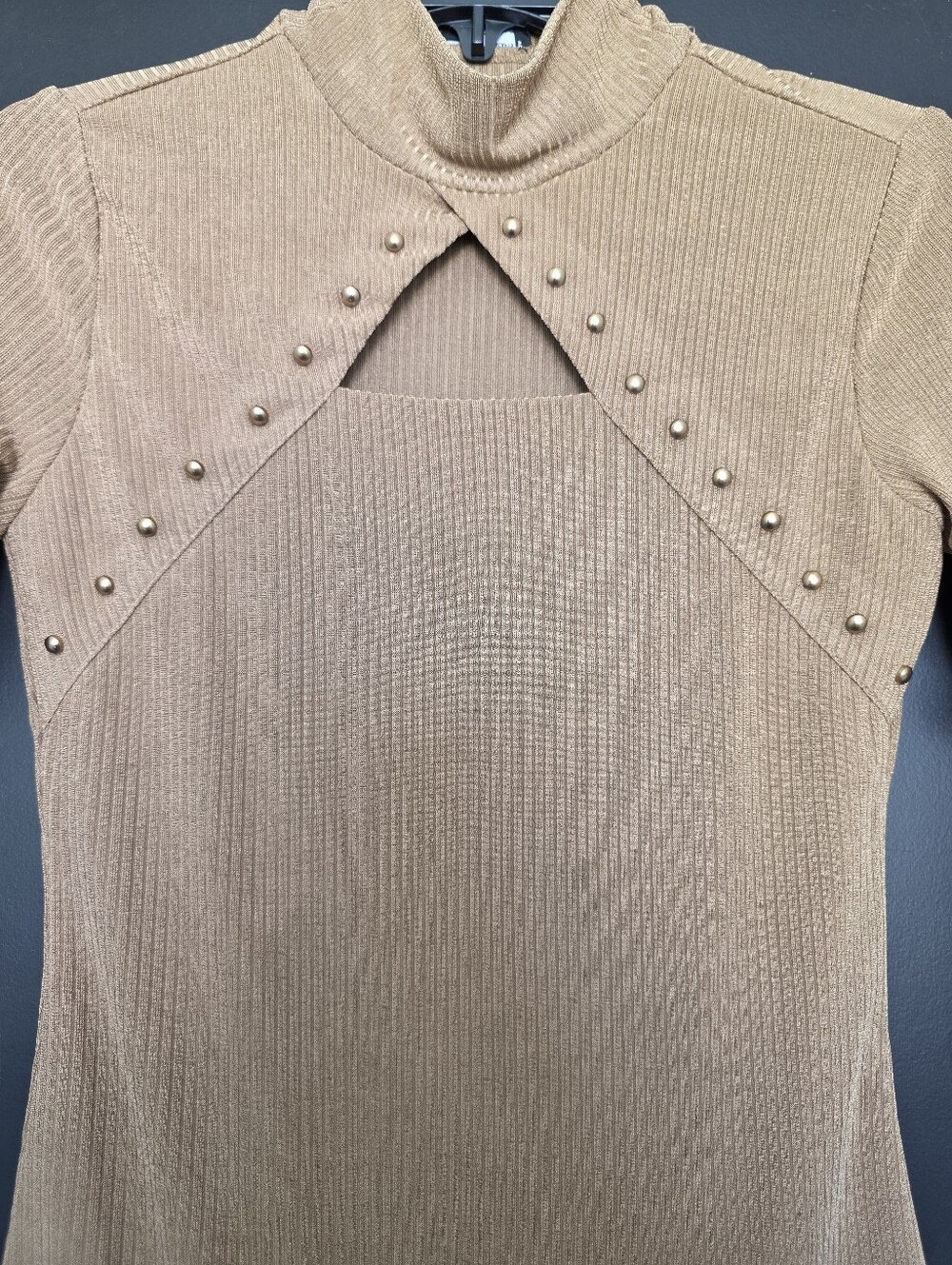 I.N.C. International Concepts Ribbed Cutout Mock Neck Studded Knit Top XS - Picture 3 of 9